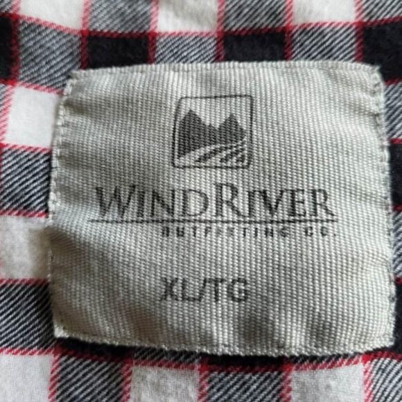 Upcycled 'Stranger Things' flannel shirt - Picture 9 of 11